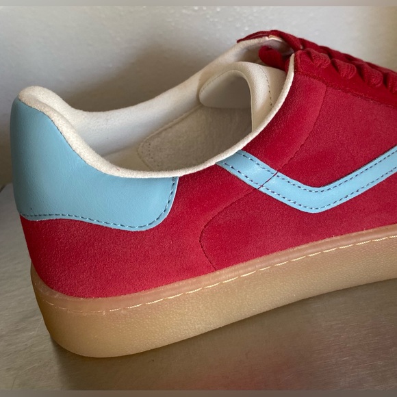 STEVE MADDEN WOMENS RED AND BLUE SNEAKERS - Picture 11 of 15